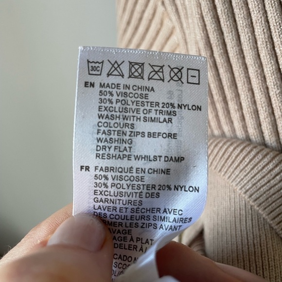 Varley, XS (measures bigger), designer beige ribbed mock neck side zip knit top - Picture 6 of 9